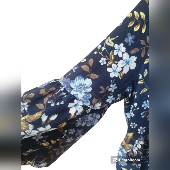 Navy blouse w/floral design. Time and Tru size 20 (XXL) - Picture 3 of 5